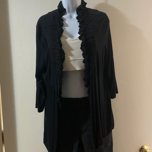 Willi Smith Sweaters - Elegant Black Ruffled Women's cardigan, size medium